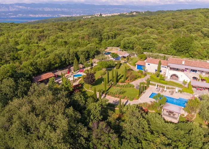 House In The Olive Grove By Guide Villa *